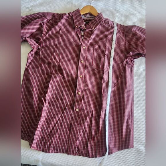 Ariat Burgundy Casual Button Down Shirt with Subtle Pattern - Picture 7 of 10